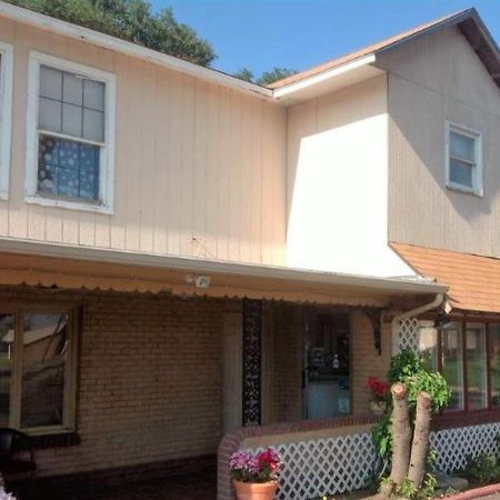 Oyo Hotel Colby, Ks Exterior photo